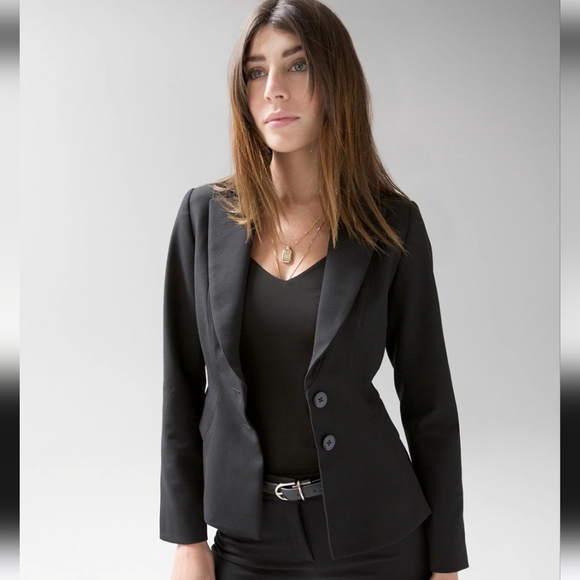 White House Black Market Jackets & Blazers - WHBM Signature Blazer